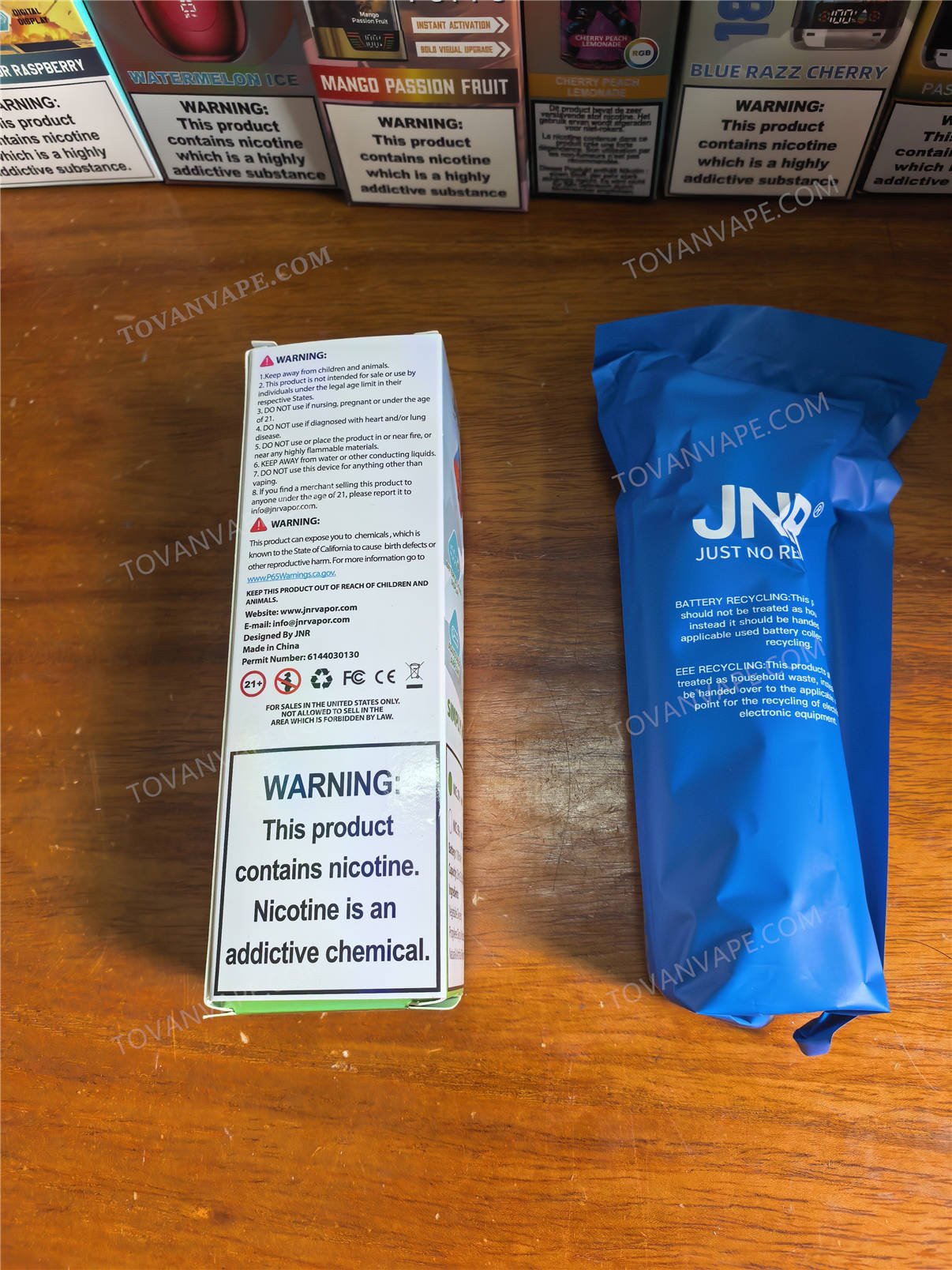 back view of the jnr shisha max 22000 box and inner bag
