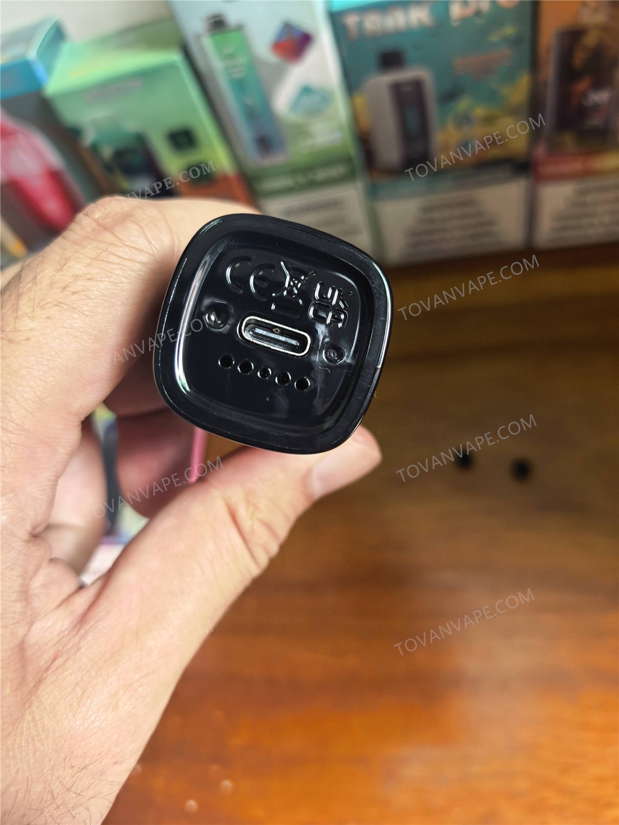 close up of the charging port and airflow holes on the jnr fox 10000