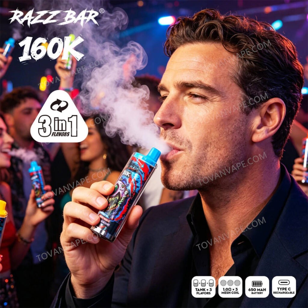 Primo piano di un utente che tiene in mano e sta utilizzando attivamente il dispositivo usa e getta razz bar 160k Primo piano di un utente che tiene in mano e sta utilizzando attivamente il dispositivo usa e getta razz bar 160k
