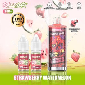 razz bar 30k+ tpd strawberry watermelon, in piedi tra anguria fresca e frutti di bosco