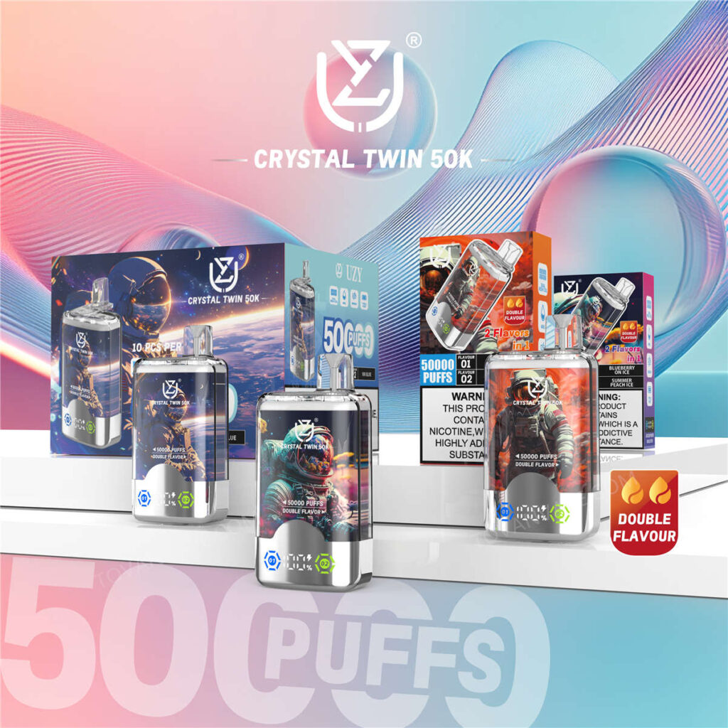 drei verschiedene Ausführungen der Modelle uzy und crystal twin 50k sowie deren Verpackungskartons, die auf dem Boden stehen